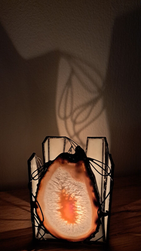 Achátový svícen s listy