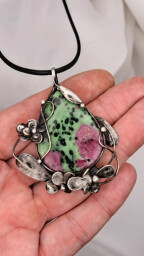 Kytičkový kamínek