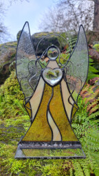 Zlatý anděl s křišťálem