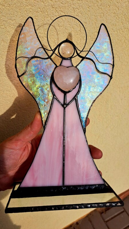 Růžový anděl s růženínem