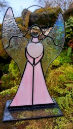 Růžový anděl s růženínem