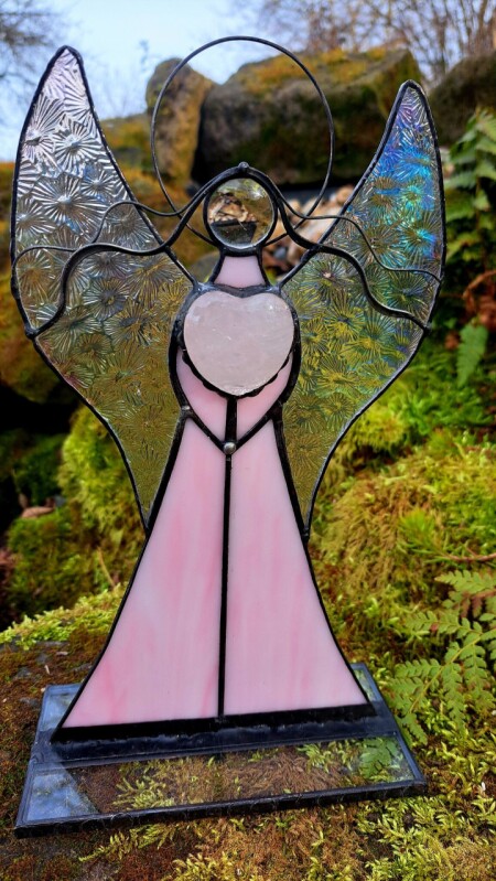 Růžový anděl s růženínem