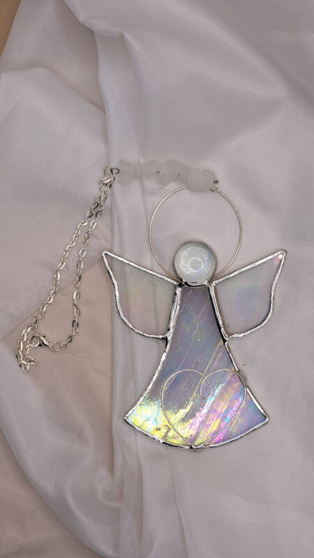 Andílek s křišťály