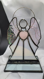 Bílý anděl s růženínem