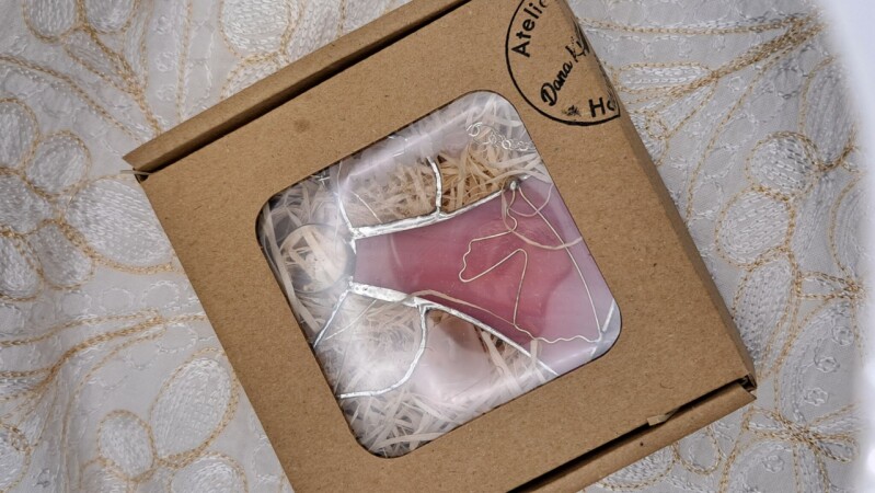 Andílek v dárkové krabičce